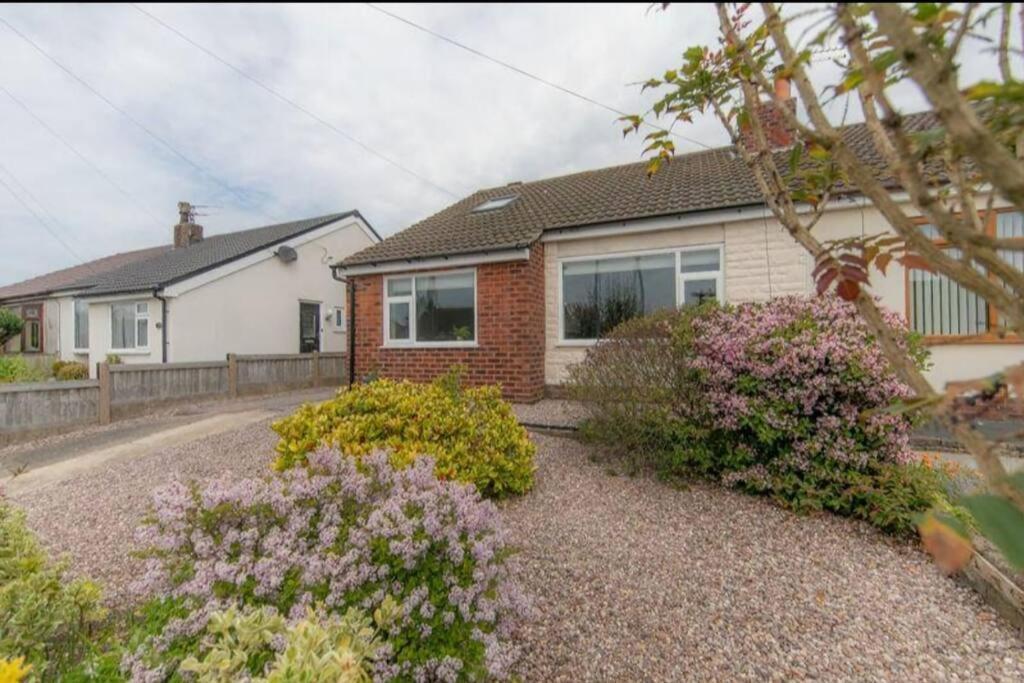 Recently Refurbished Home. Poulton-le-Fylde Exterior foto